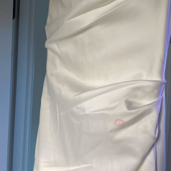 Emilie off white satin mermaid bridal gown size M - Picture 6 of 9